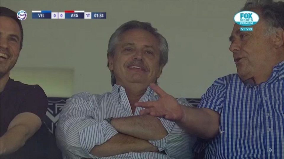 Alberto Fernández observó el partido de Argentinos en el estadio de Vélez