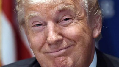 Donald Trump bromeó con el coronavirus: “No me toco la cara desde hace semanas”