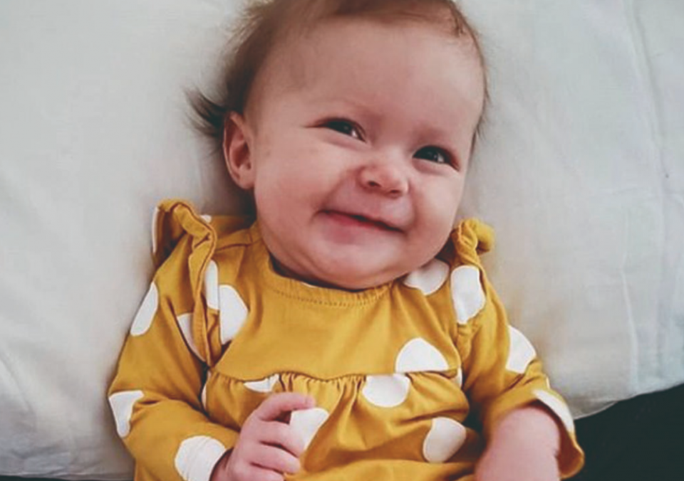 Ellie, la bebé de dos meses que lucha contra el coronavirus