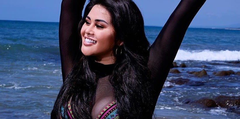 Publicó una sensual foto en bikini pero reveló sin querer una cicatriz en su nalga