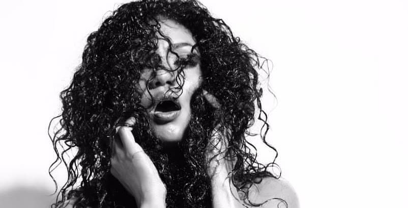 Kate Rodríguez posó desnuda para su sesión de masajes