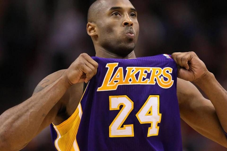 Le hizo un homenaje a Kobe Bryant con una obra que requirió más de 5.200 dados