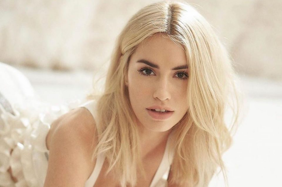 Lali Espósito posó en bikini animal print durante la cuarentena y le hicieron un insólito pedido