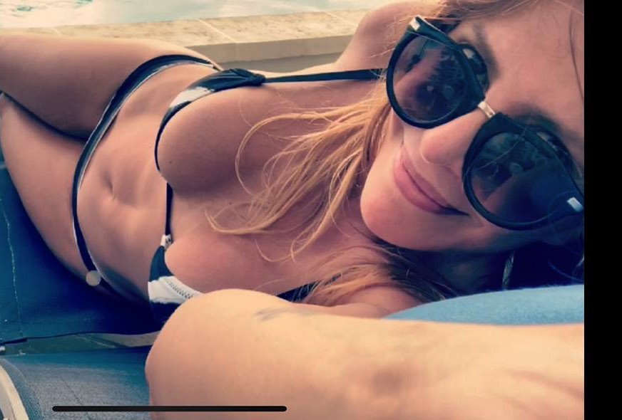 En bikini y con una profunda reflexión: la postal de Mónica Ayos que levantó la temperatura
