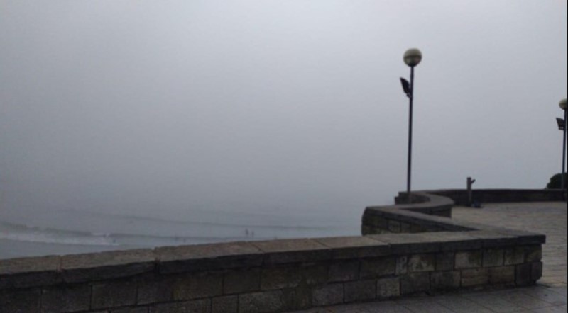 Una extraña niebla cubrió Mar del Plata en pleno verano