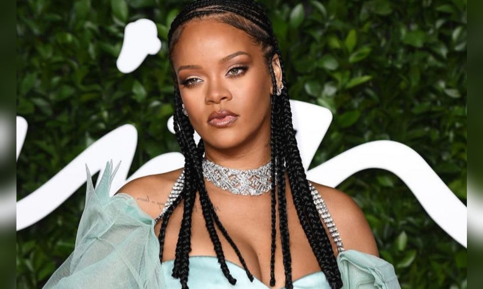 Las fotos sexys de Rihanna para presentar su nueva colección de ropa interior