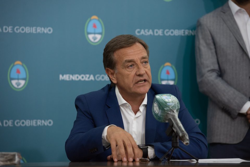 Coronavirus: el gobernador de Mendoza redujo el sueldo de sus funcionarios