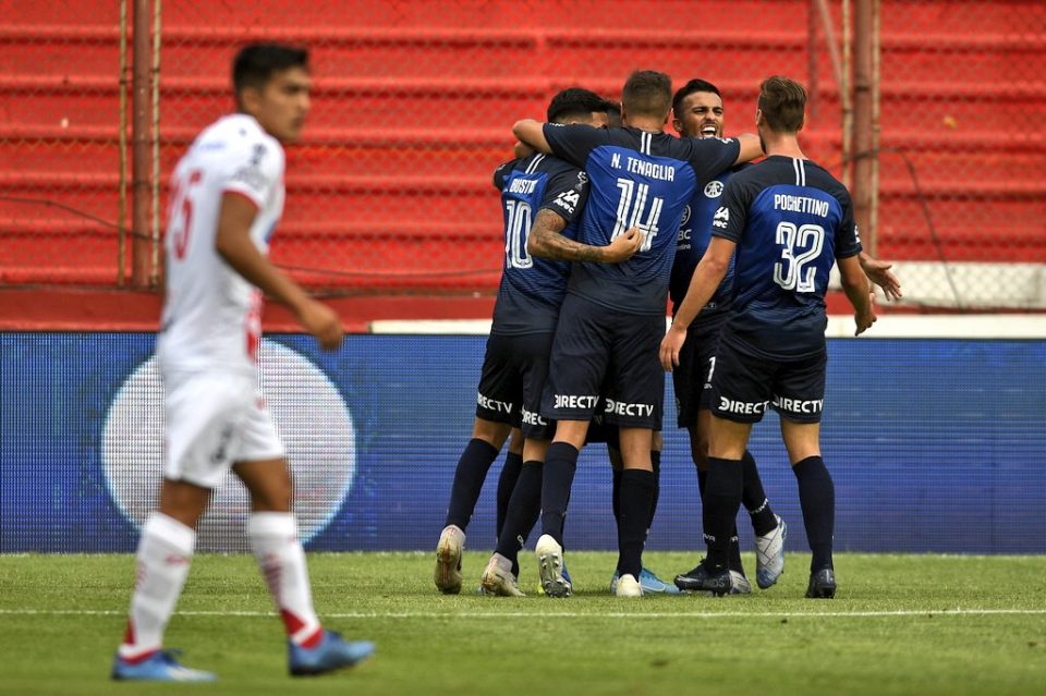 Talleres goleó a Huracán en el Ducó