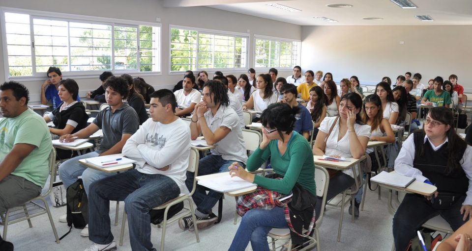 Por temor al coronavirus la UBA canceló 12 cursos que iba a dictar con universidad española