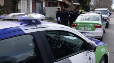 Dijeron que repartían alcohol en gel y entraron a su casa para robarle