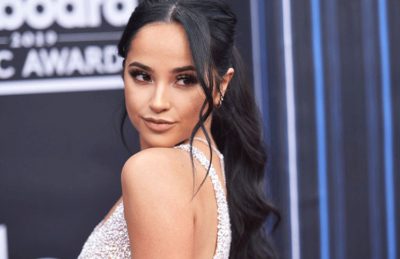 De espaldas y con un (ajustadísimo) body rojo, la foto de Becky G que enloqueció a todos