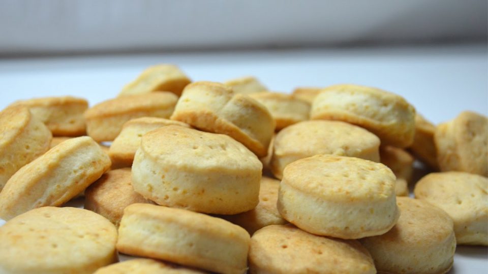 Bizcochitos de queso con solo tres ingredientes, una receta salvadora para el mate