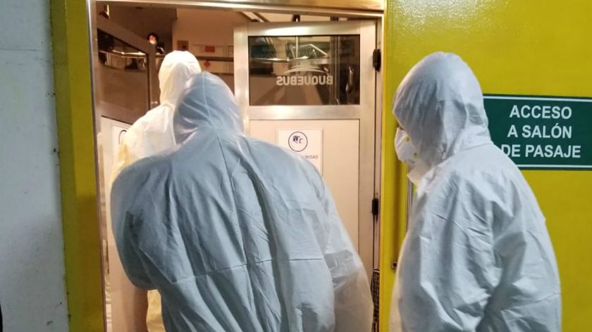 Buquebus: 400 pasajeros en cuarentena por un argentino que viajó con síntomas de coronavirus