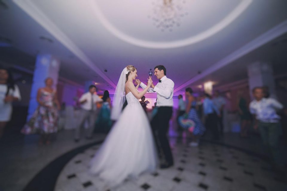 Un caso positivo de coronavirus estuvo en un casamiento con 500 personas