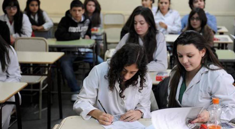 El Ministerio de Educación anunciaría la suspensión de clases en escuelas primarias y secundarias de todo el país