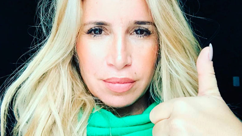 Flor Peña celebró en bikini: “Día verde, peroncho y feliz”