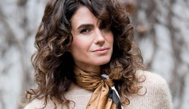 En bikini y a los 47 años: las fotos de Florencia Raggi en la playa
