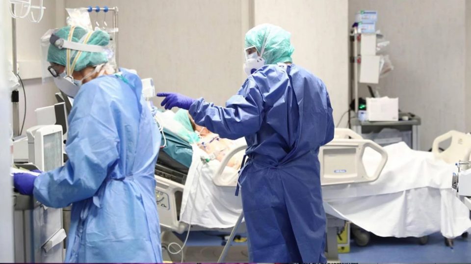 Coronavirus: el Gobierno dará un bono de  mil al personal de salud
