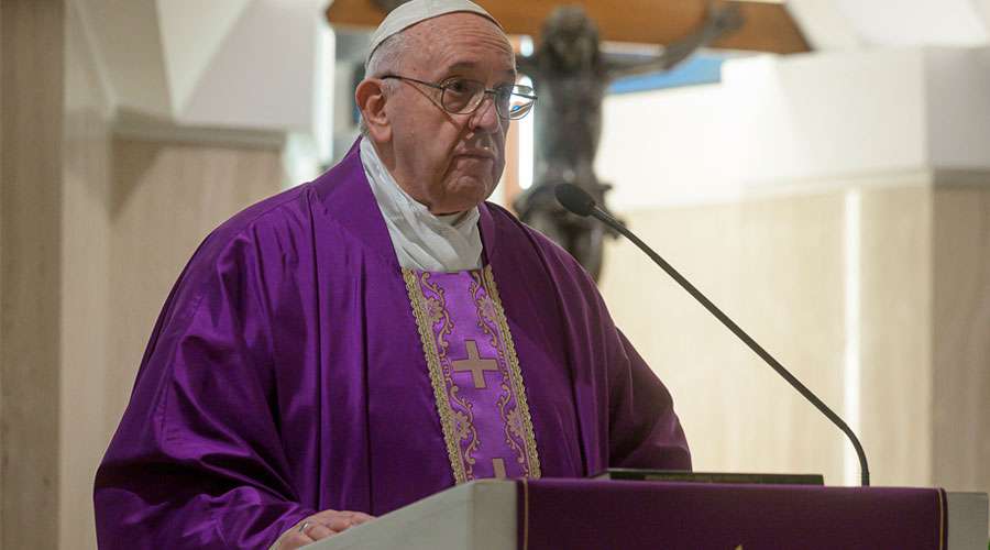 Un obispo que estuvo con el papa Francisco tiene coronavirus