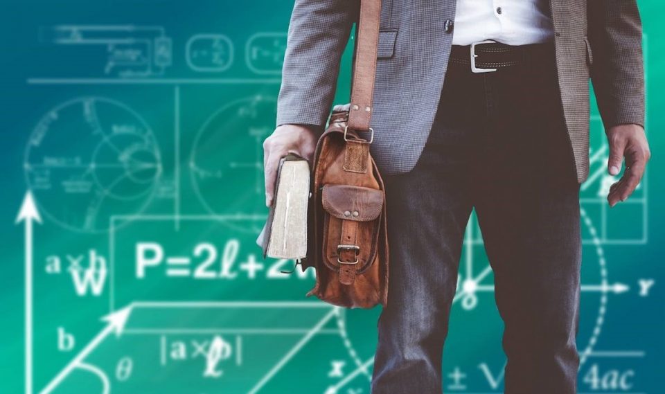 Un profesor utilizó memes para corregir sus exámenes y se volvió viral