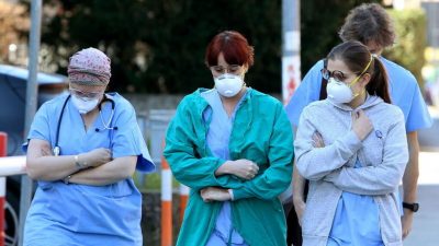 Coronavirus: una mujer se despidió de su pareja por videollamada antes de morir