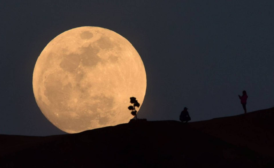 Llega la Superluna más brillante del año: cómo afectará a cada signo del zodiaco
