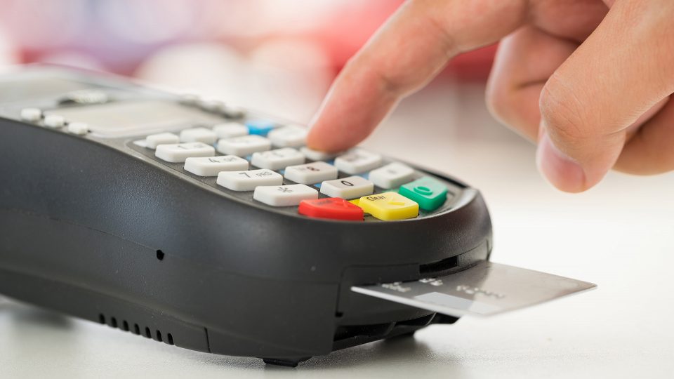 Anses: cómo obtener la devolución del 15% por compras con débito