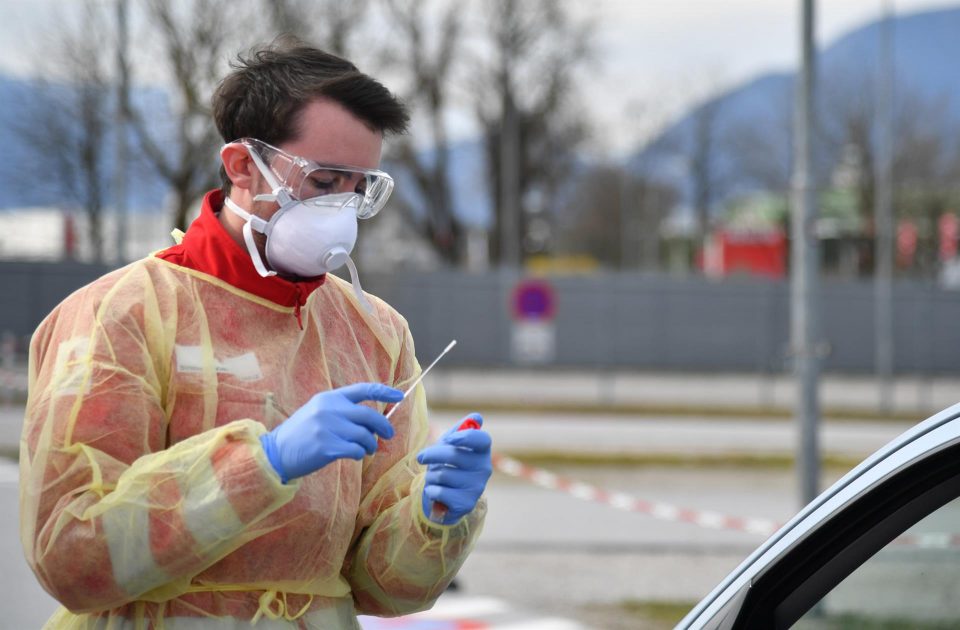 Así funcionan los “test express” para detectar el coronavirus en 15 minutos