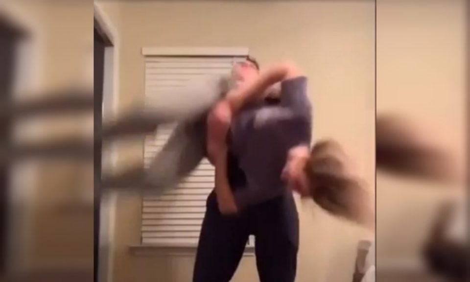 Intentaban hacer un desafío en TikTok pero todo terminó de una forma inesperada