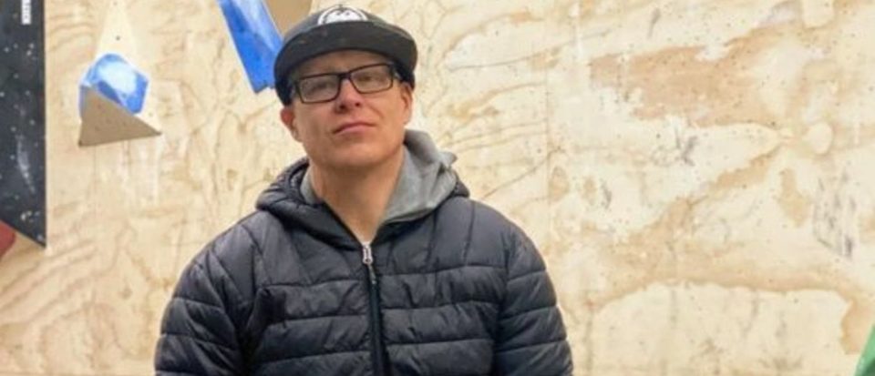 Creó un negocio millonario, cayó en las drogas y logró recuperarse en la cárcel