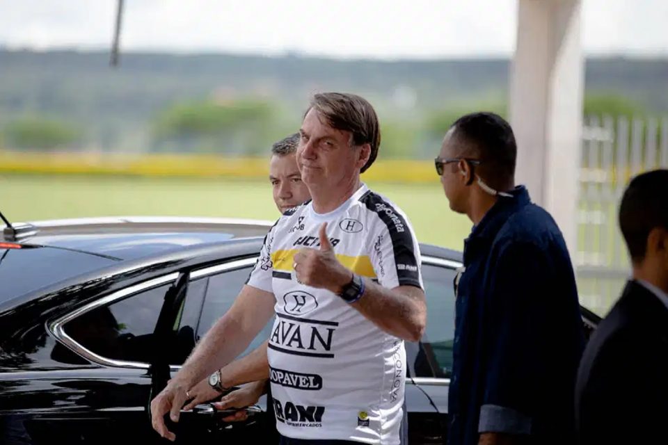 Bolsonaro se burló de la cuarentena y organizará un asado en la residencia presidencial