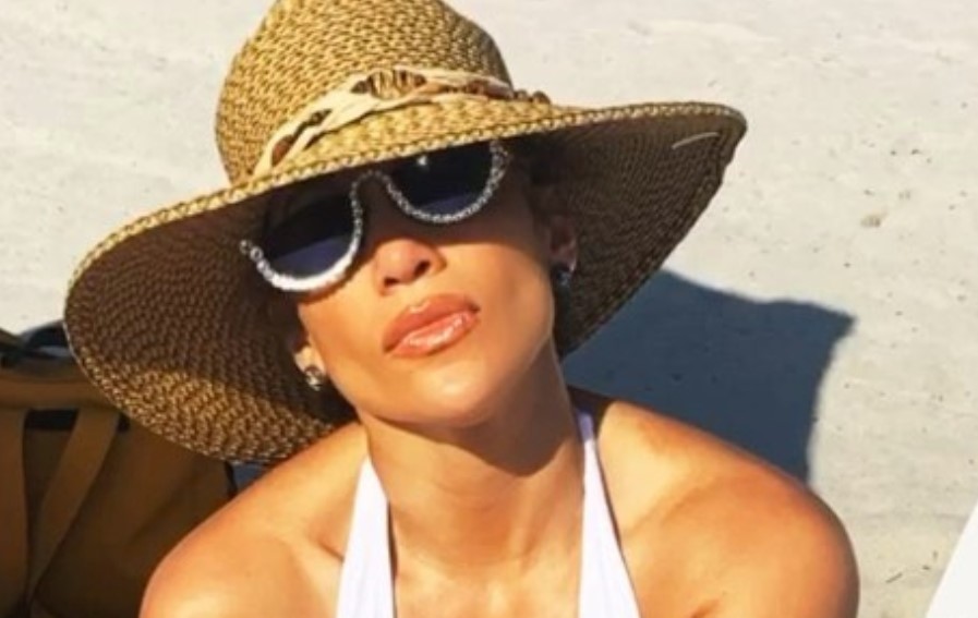 Con top y calzas camufladas: las fotos de Jennifer Lopez que son sensación en las redes