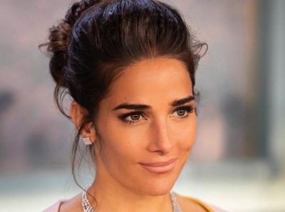 Juana Viale, espléndida con un vestido amarillo y una capa rosada: “Hoy estoy muy princesa”