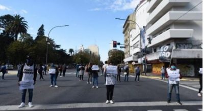 Cuarentena: primera marcha con distanciamiento social en La Plata