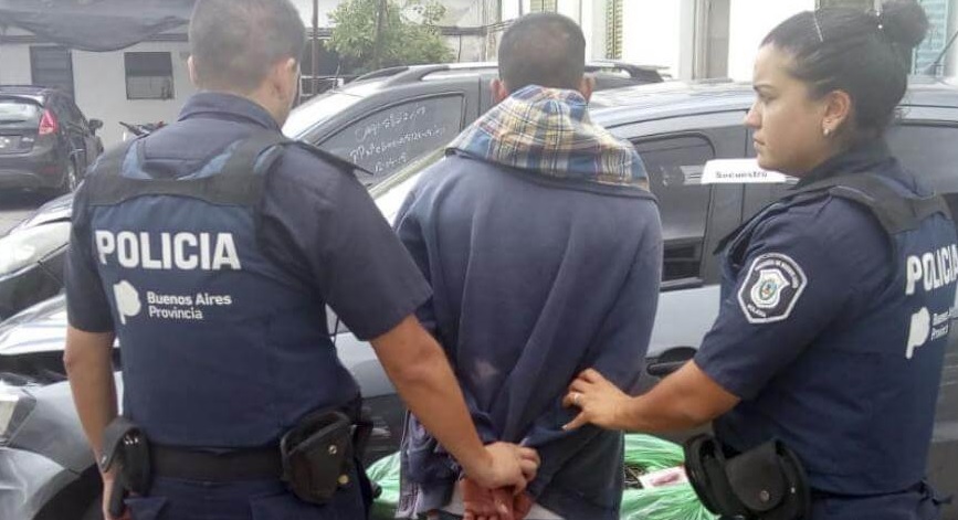 Violó a su víctima, la arrojó al río y se peleó con los policías que lo detuvieron