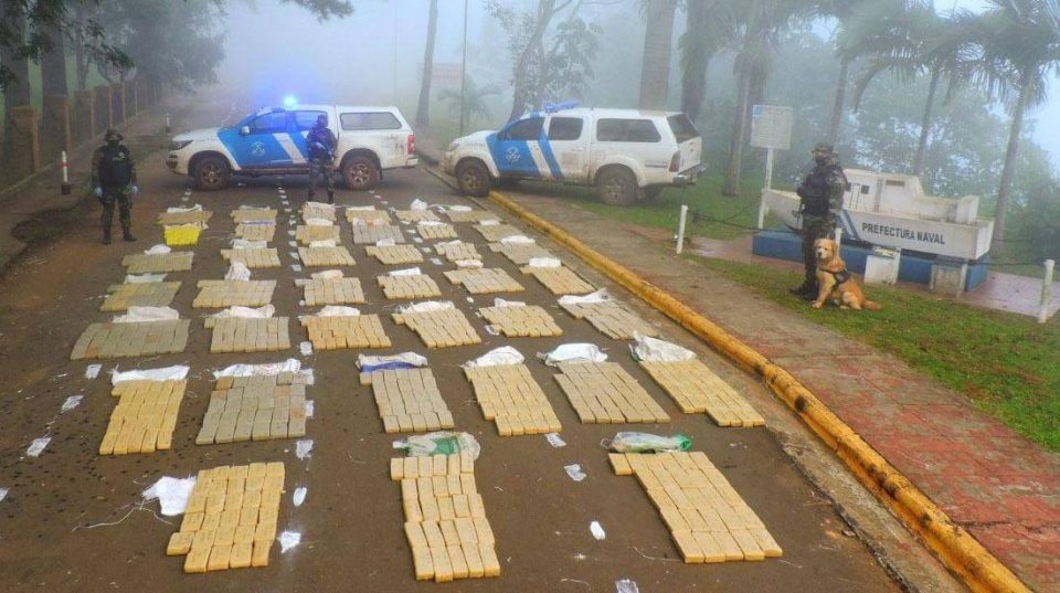 Incautaron una tonelada de marihuana en el Río Paraná valuada en  millones