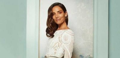 Juana Viale volvió a deslumbrar con un vestido “total white” y un maquillaje súper sofisticado