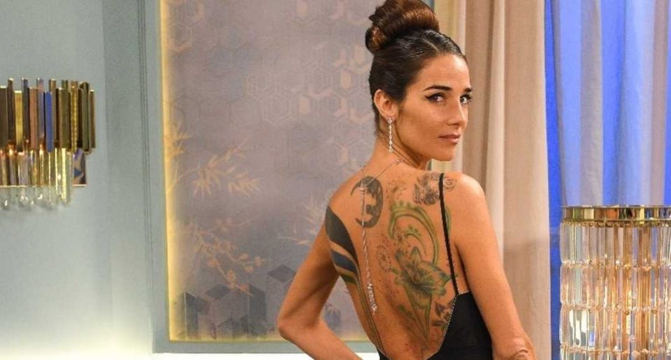 Juana Viale, súper elegante con un vestido escote corazón: “Nos inspiramos en Audrey Hepburn”