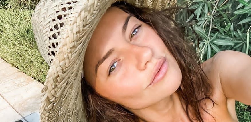Sofía “Jujuy” Jiménez y una osada foto en topless para Instagram: “Cortando la semana”