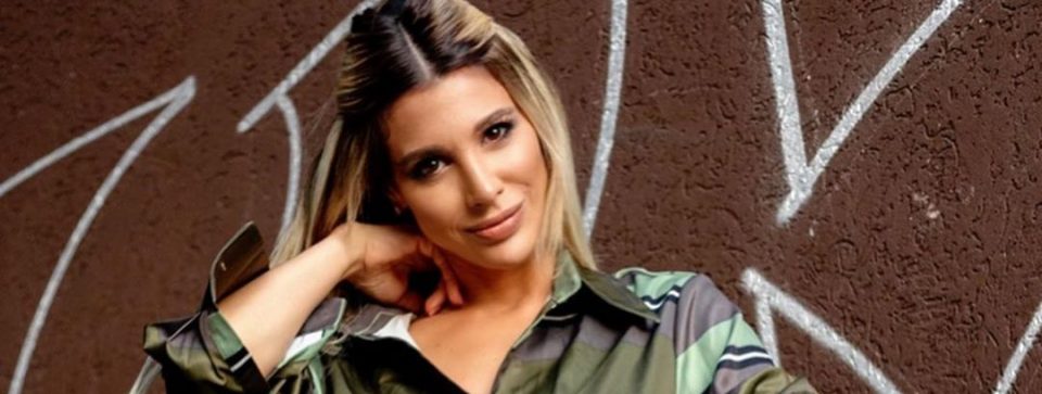 Stefy Xipolitakis posó sin ropa al estilo Michael Jackson: “Usá tu magia para brillar”