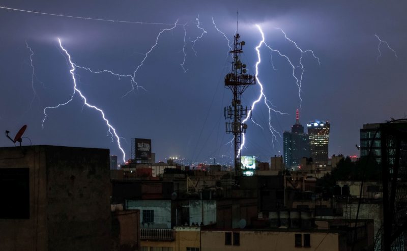 Motivos para no bañarse o lavar los platos durante una tormenta eléctrica