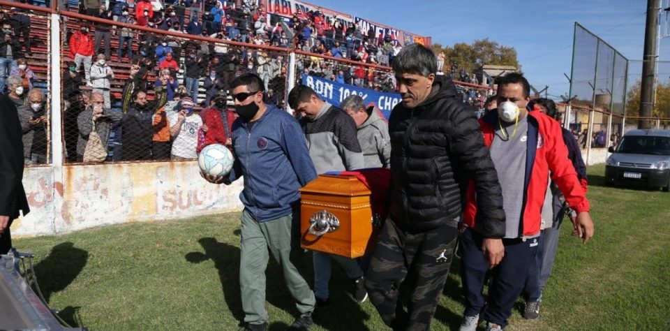 Emotiva despedida para Tomás “Trinche” Carlovich en la cancha de sus amores