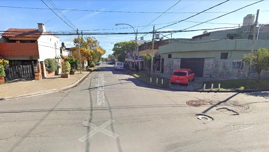 Llegó a su casa, encontró a su novio con otra mujer y la baleó
