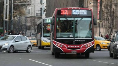 Comenzó el paro de colectivos de la UTA y no habrá transporte en el interior del país