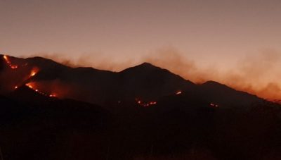 Un feroz incendio arremete sobre las sierras de San Luis