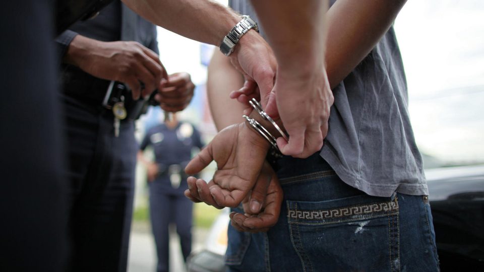 Coronavirus: Violó la cuarentena dos veces en el mismo día y terminó detenido