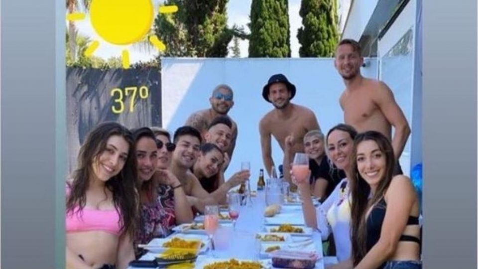 Banega, Vázquez y Ocampos rompieron la cuarentena con una reunión social sin medidas de distanciamiento