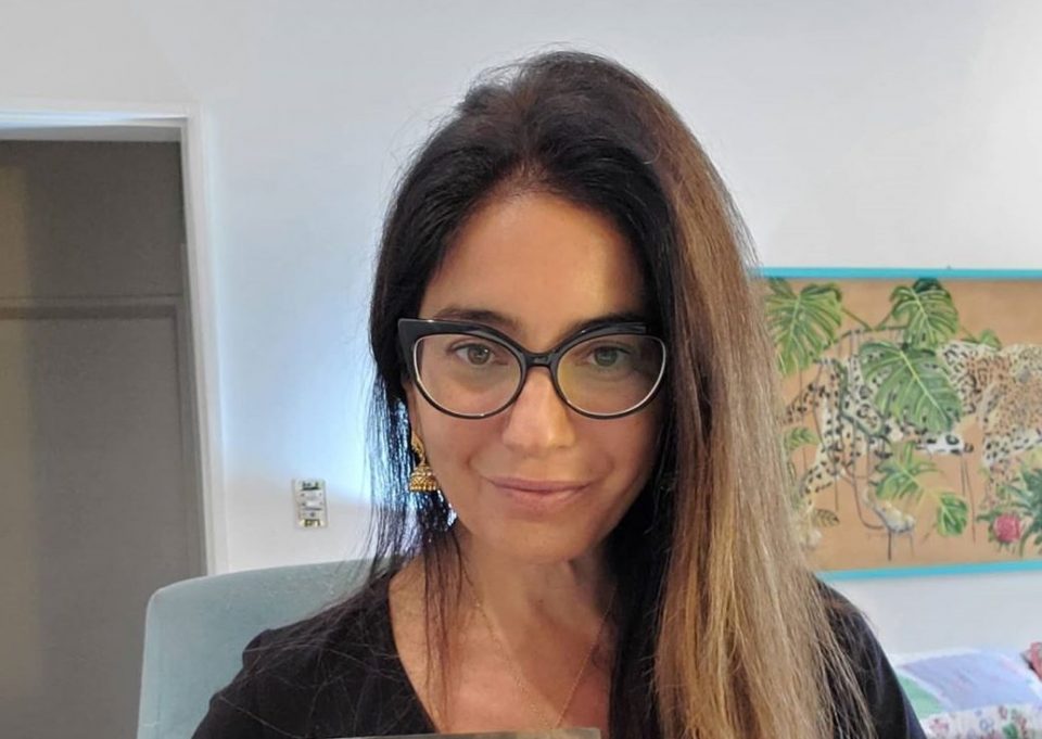Florencia Etcheves encontró una inusual forma de ejercitarse en su casa: “Gracias APTRA”