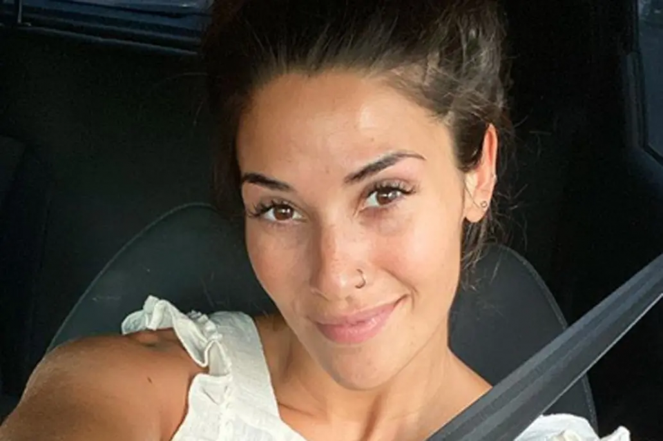 “Amo a mi cuerpo desnudo”, el posteo de Ivana Nadal cubriéndose sus partes íntimas