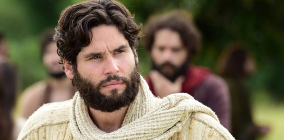 El protagonista de “Jesús” cuestionó a Bolsonaro: “No puede administrar un país como si fuera su propiedad”